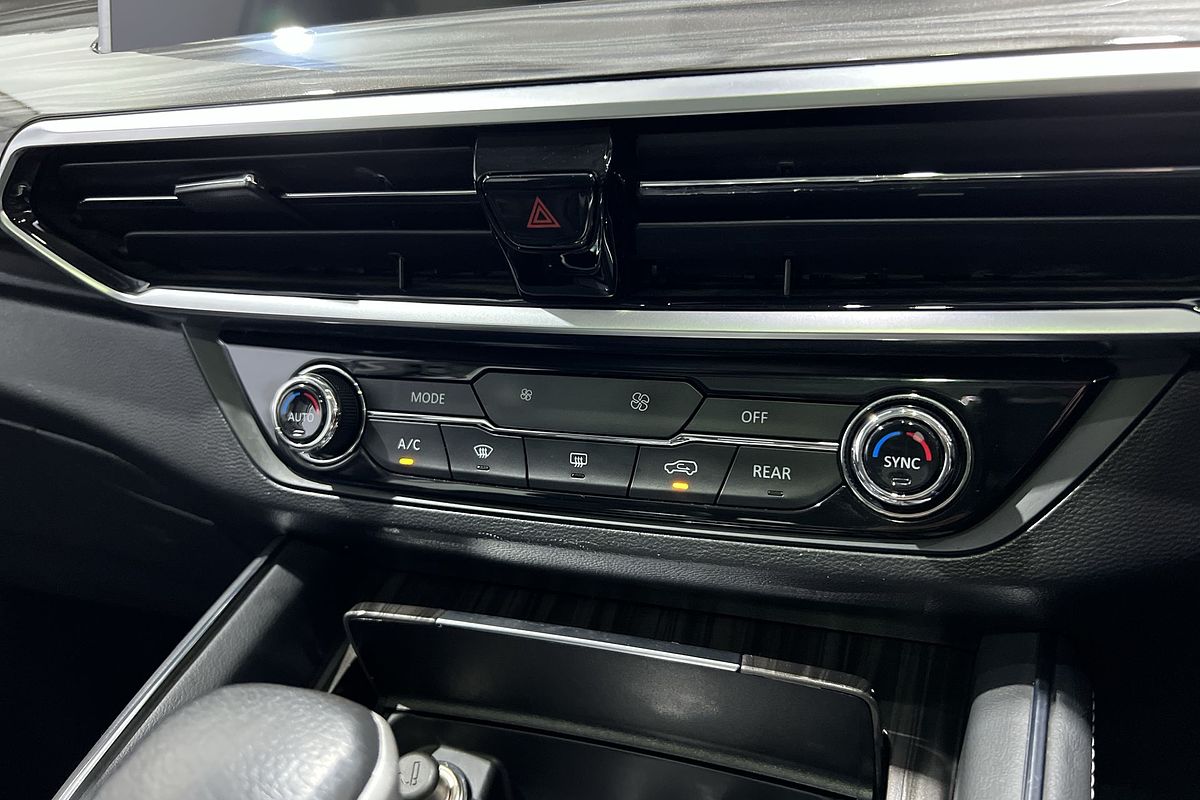 2018 LDV D90 Luxe SV9A