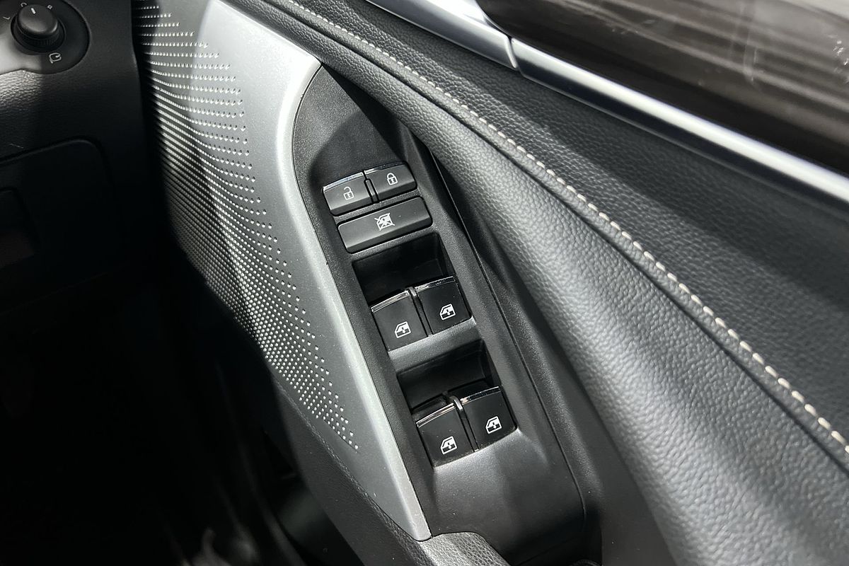 2018 LDV D90 Luxe SV9A