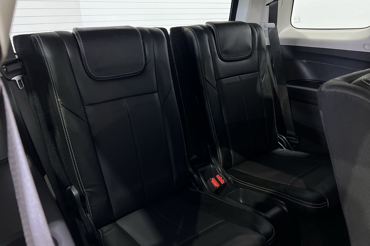 2020 Isuzu MU-X LS-T
