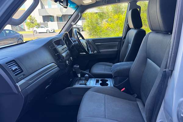 2010 Mitsubishi Pajero GLS NT