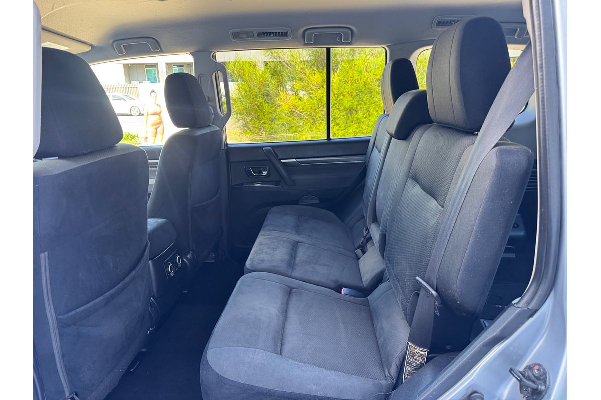 2010 Mitsubishi Pajero GLS NT