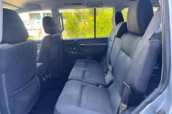 2010 Mitsubishi Pajero GLS NT
