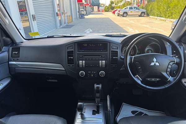 2010 Mitsubishi Pajero GLS NT