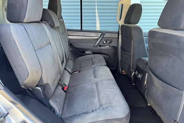 2010 Mitsubishi Pajero GLS NT