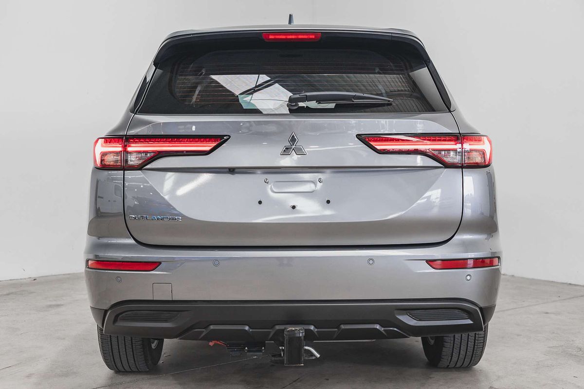 2023 Mitsubishi Outlander ES ZM