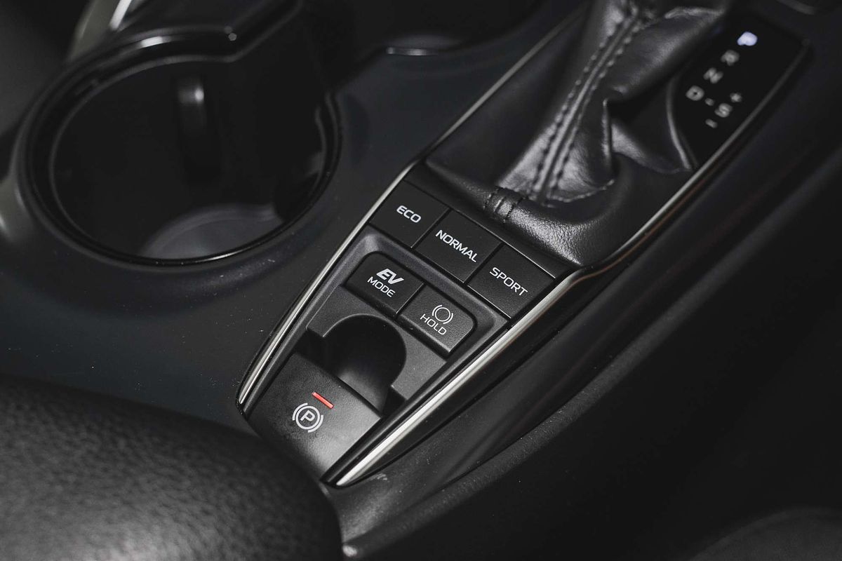 2020 Toyota Camry Ascent AXVH71R
