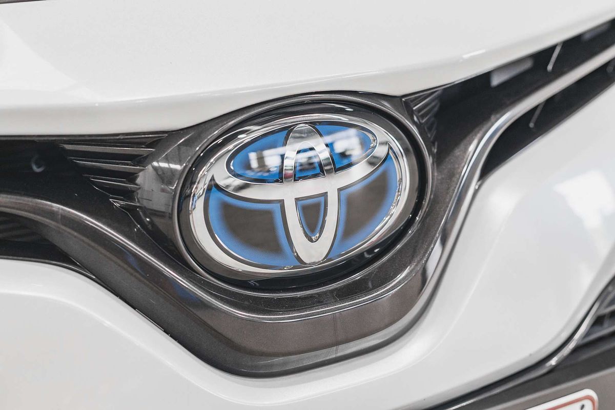 2020 Toyota Camry Ascent AXVH71R