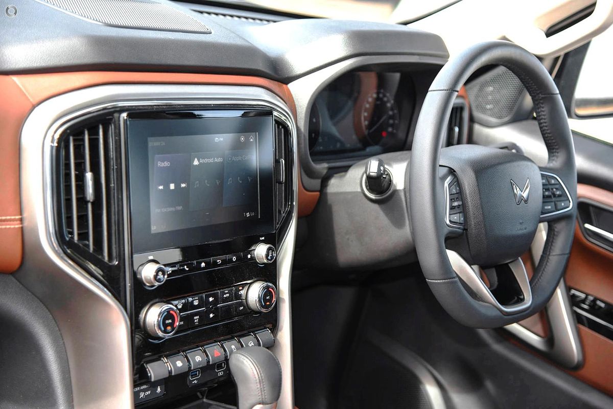 2025 Mahindra Scorpio Z8L