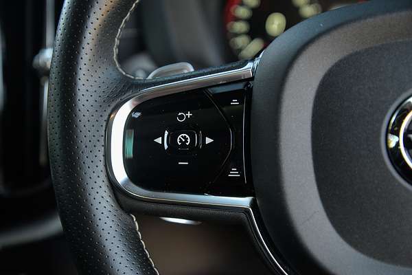 2018 Volvo XC60 T6 R-Design