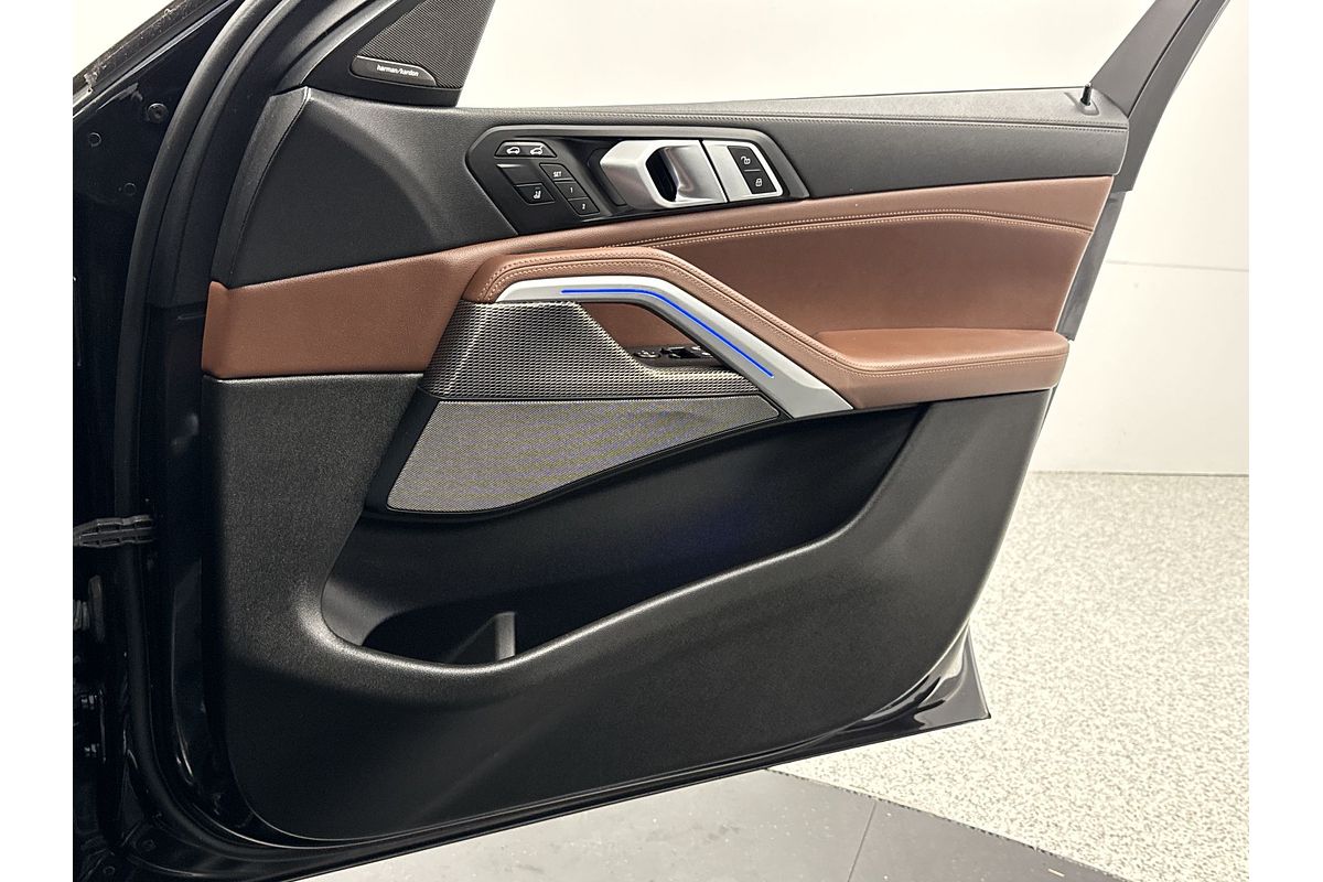 2020 BMW X6 xDrive40i M Sport G06