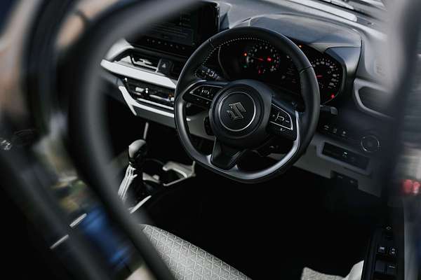 2024 Suzuki Swift Hybrid Plus UZ