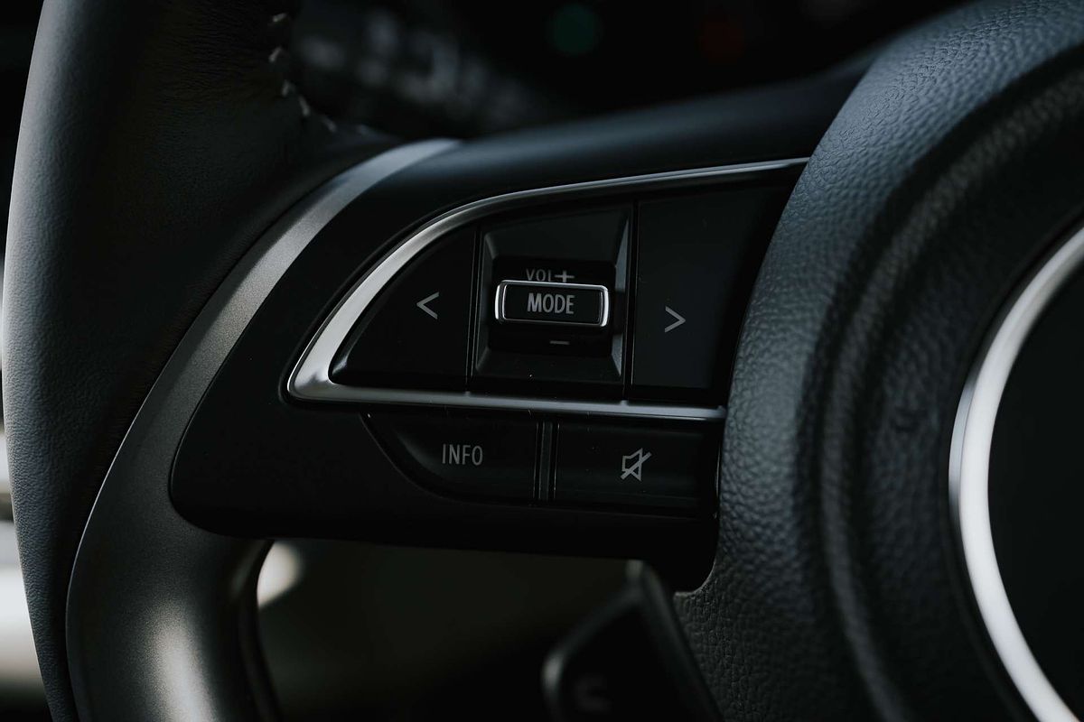 2024 Suzuki Swift Hybrid Plus UZ