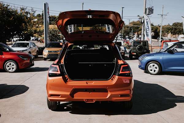 2024 Suzuki Swift Hybrid Plus UZ