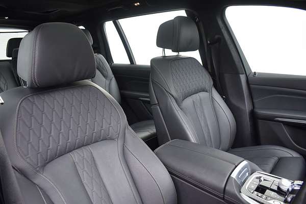 2022 BMW X7 xDrive30d G07
