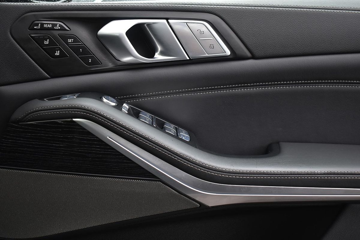 2022 BMW X7 xDrive30d G07