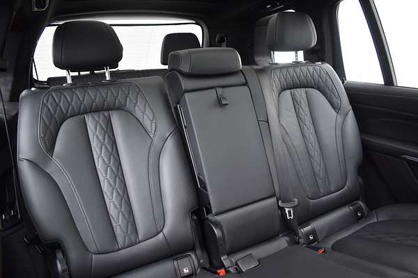 2022 BMW X7 xDrive30d G07