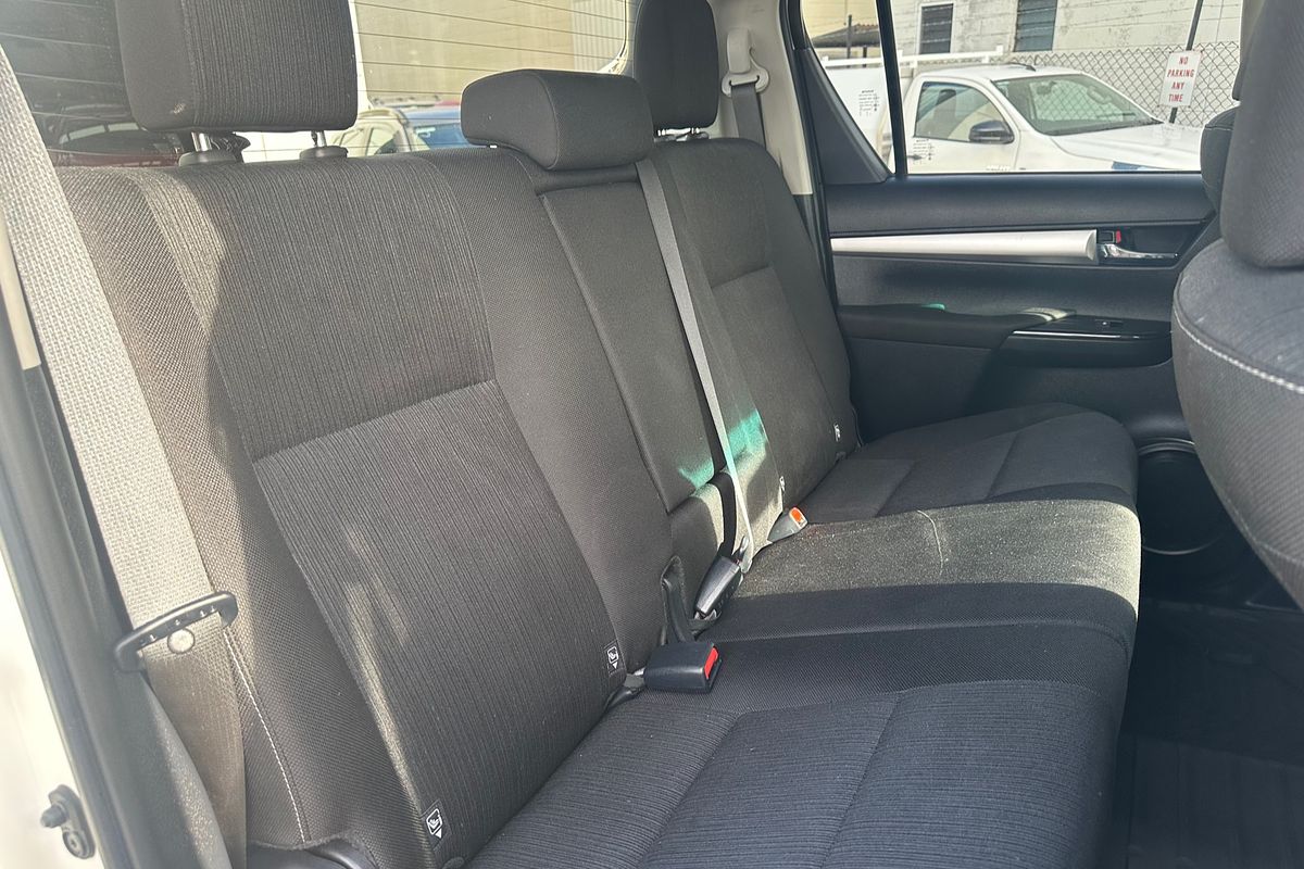 2020 Toyota Hilux SR5 GUN126R