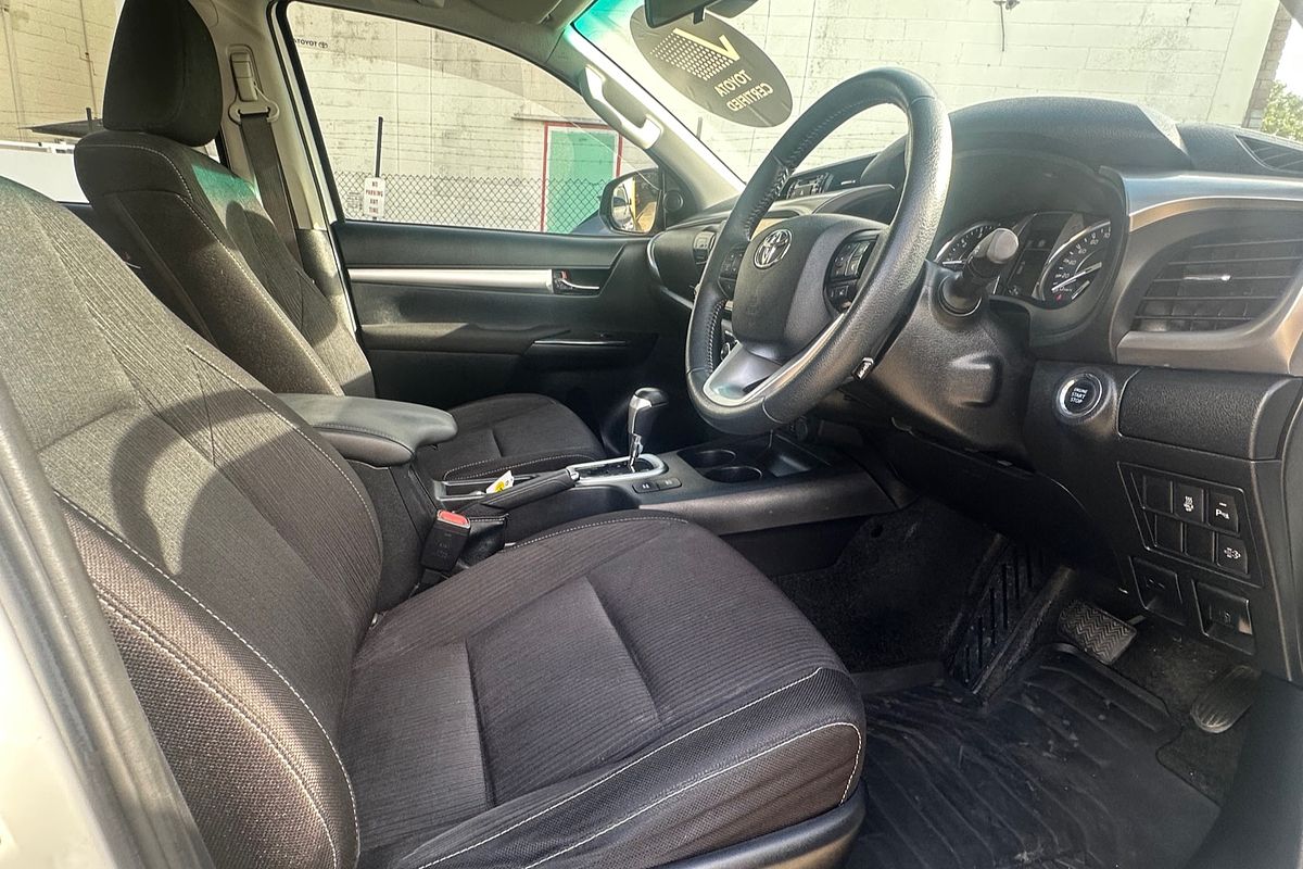 2020 Toyota Hilux SR5 GUN126R