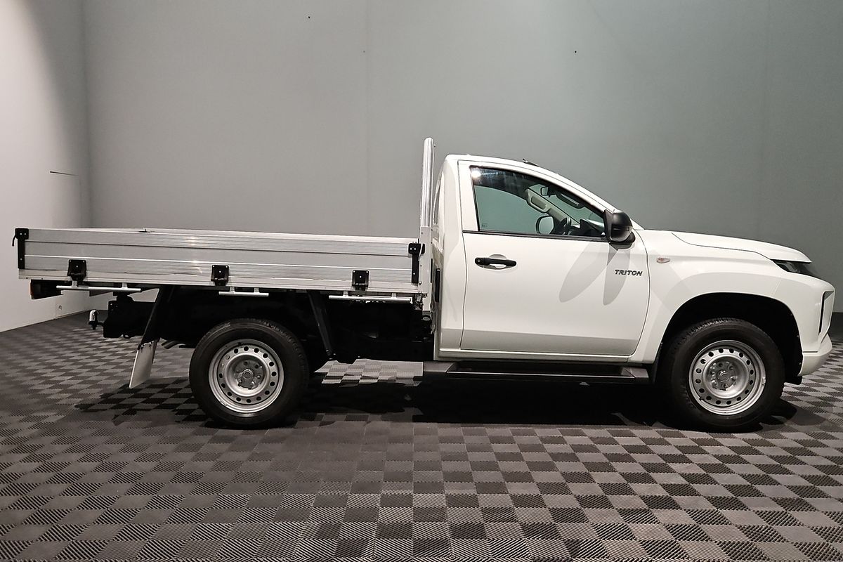 2023 Mitsubishi Triton GLX MR 4X4
