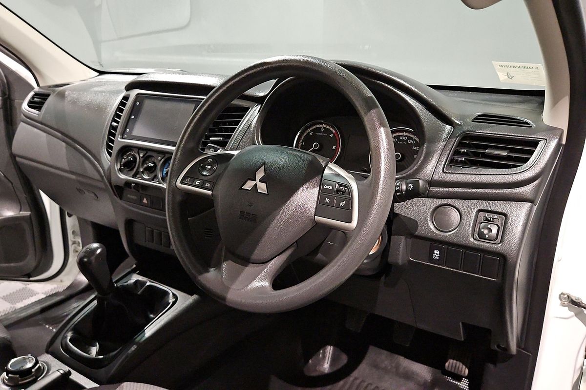 2023 Mitsubishi Triton GLX MR 4X4