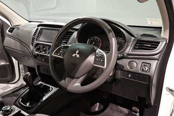 2023 Mitsubishi Triton GLX MR 4X4