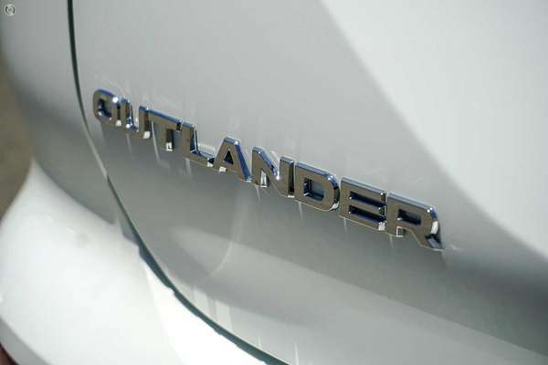 2024 Mitsubishi Outlander ES ZM 2WD