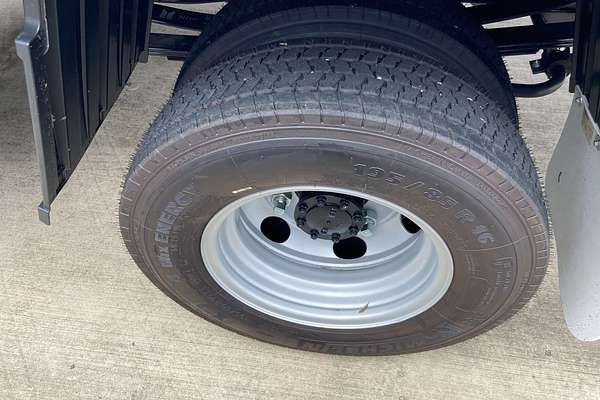2024 Isuzu N Series NPR 45/55-155 Mwb Amt Trade Pack Premium 4x2