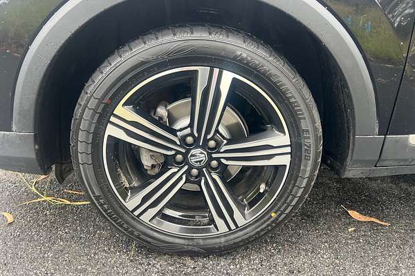 2019 MG ZS Essence AZS1