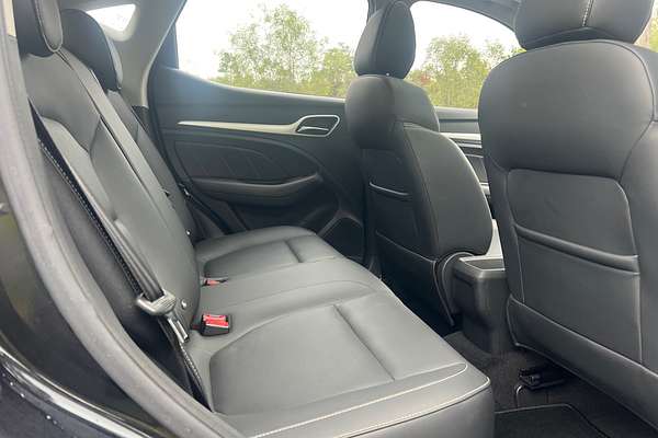 2019 MG ZS Essence AZS1