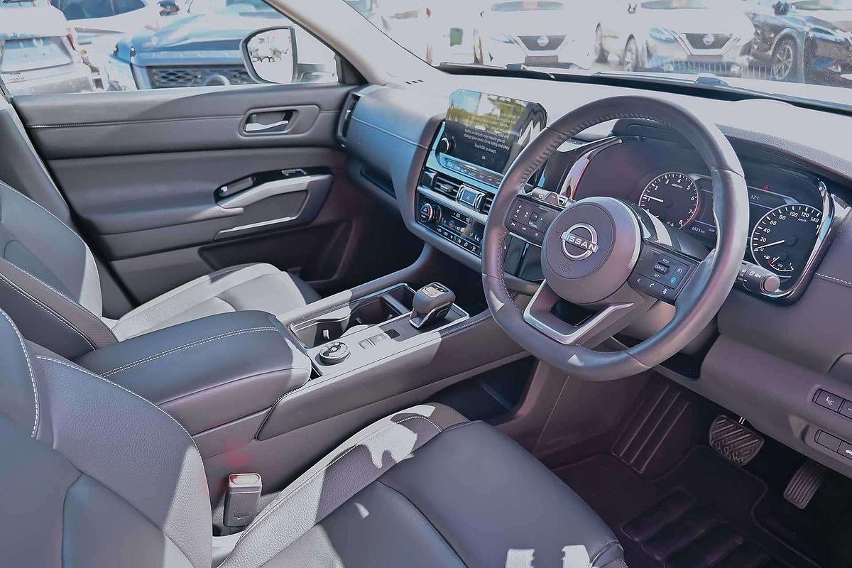 2023 Nissan Pathfinder Ti R53