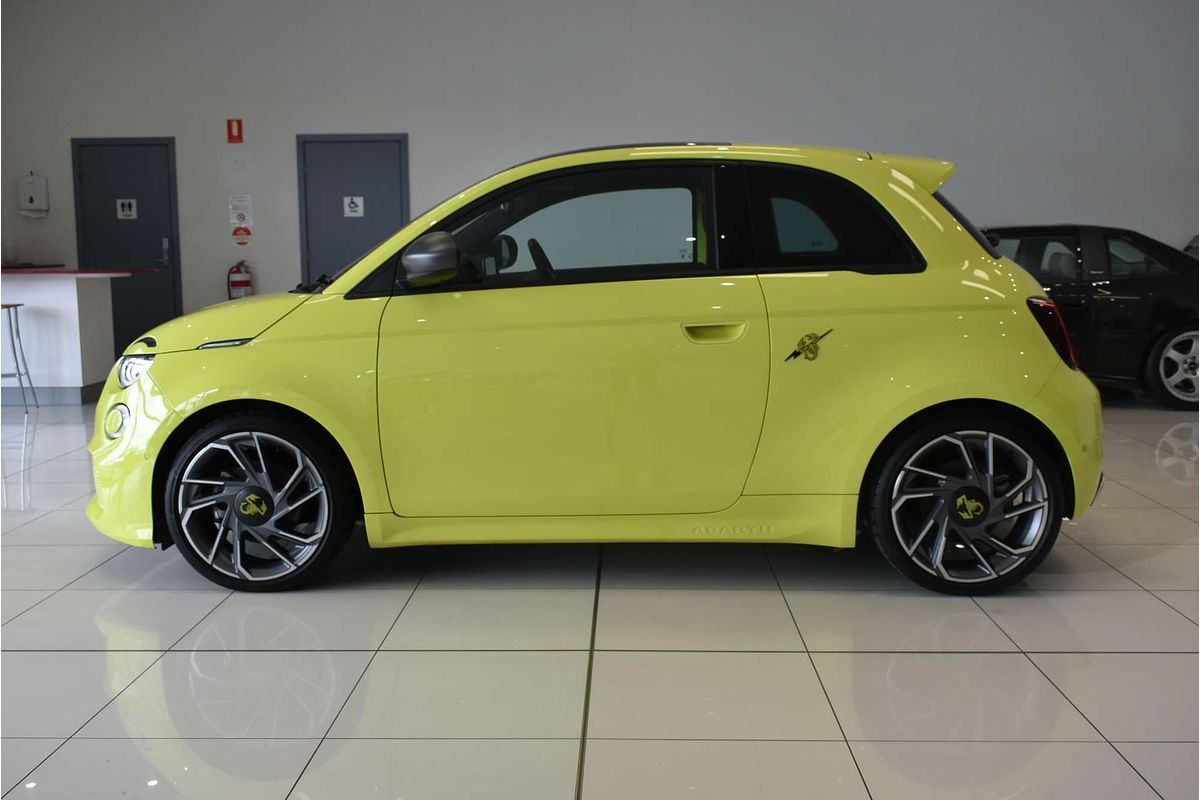 2023 Abarth 500e Turismo