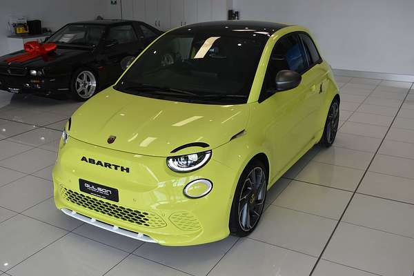 2023 Abarth 500e Turismo