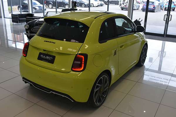 2023 Abarth 500e Turismo