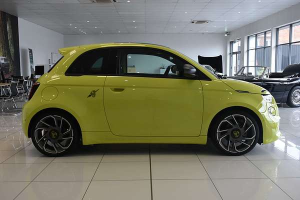 2023 Abarth 500e Turismo