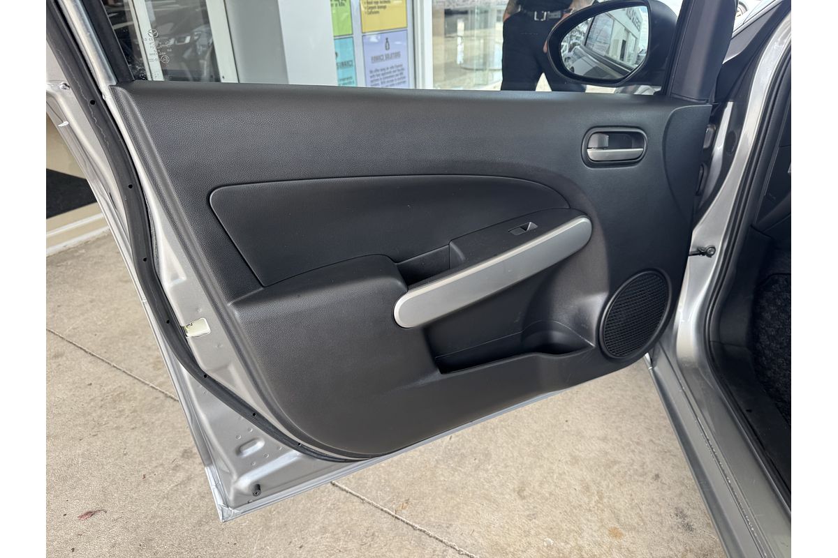 2013 Mazda 2 Neo Sport DE Series 2