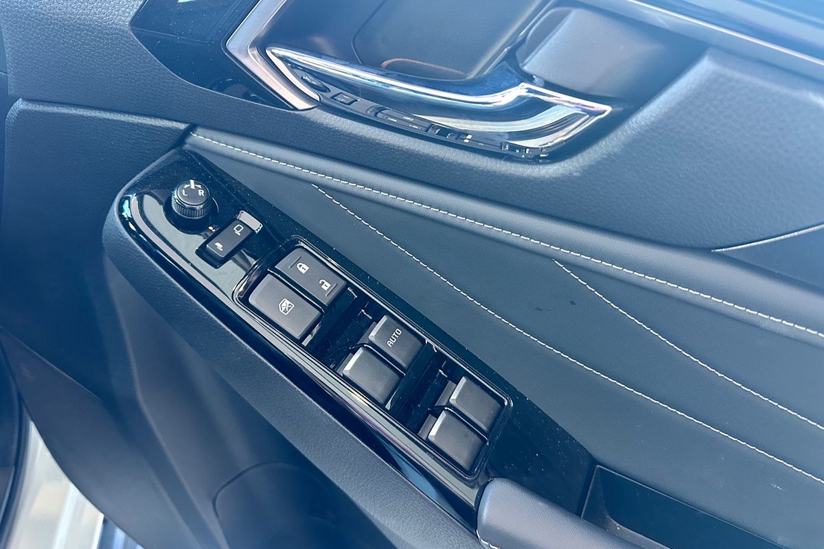 2025 Isuzu MU-X LS-T