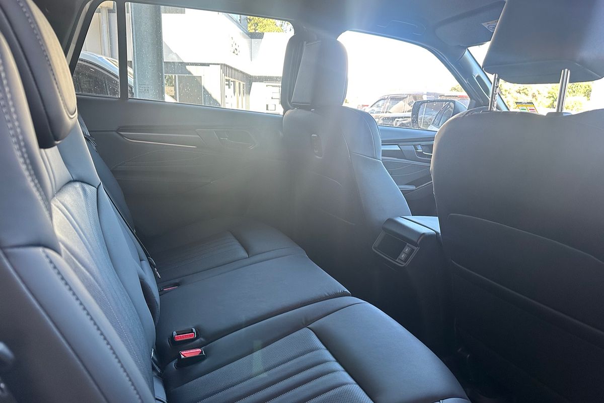 2025 Isuzu MU-X LS-T