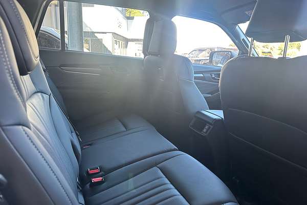 2025 Isuzu MU-X LS-T