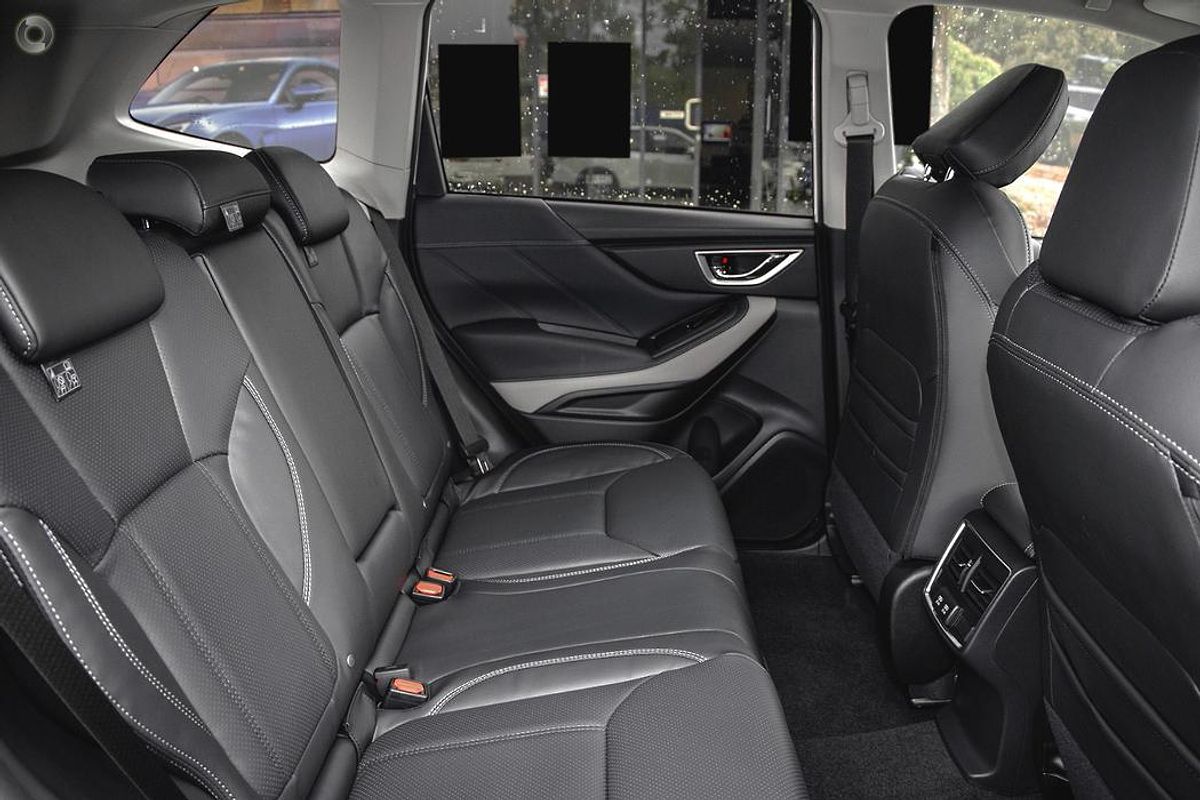 2024 Subaru Forester 2.5i Luxury Special Edition S5