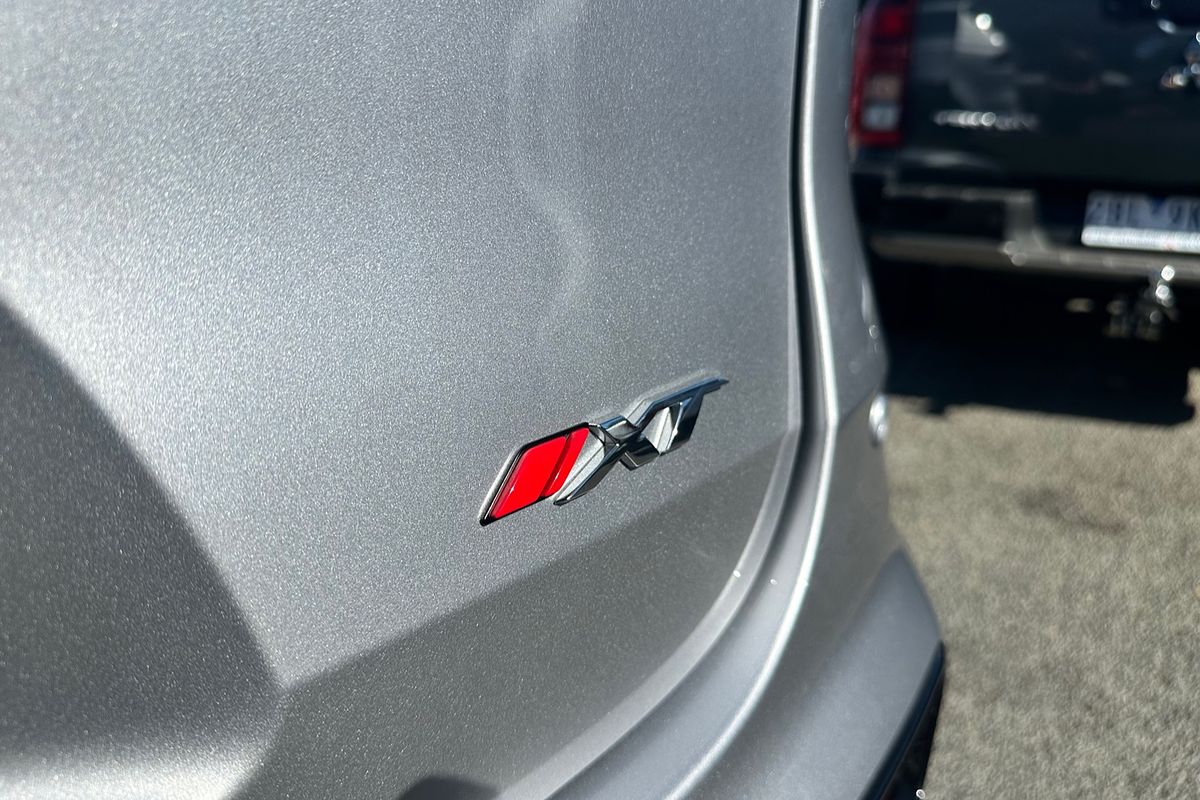2025 Isuzu MU-X X-TERRAIN