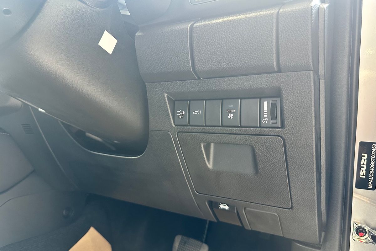 2025 Isuzu MU-X LS-T