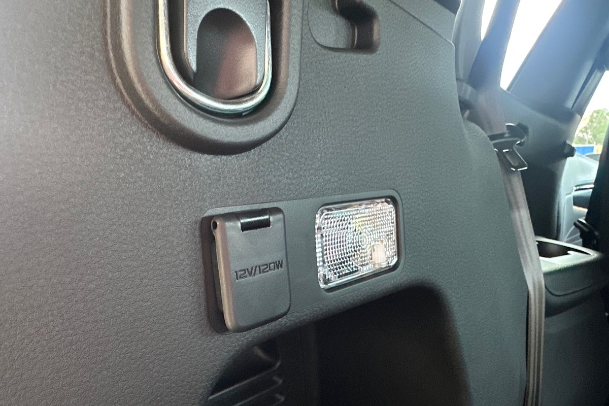 2025 Isuzu MU-X LS-T