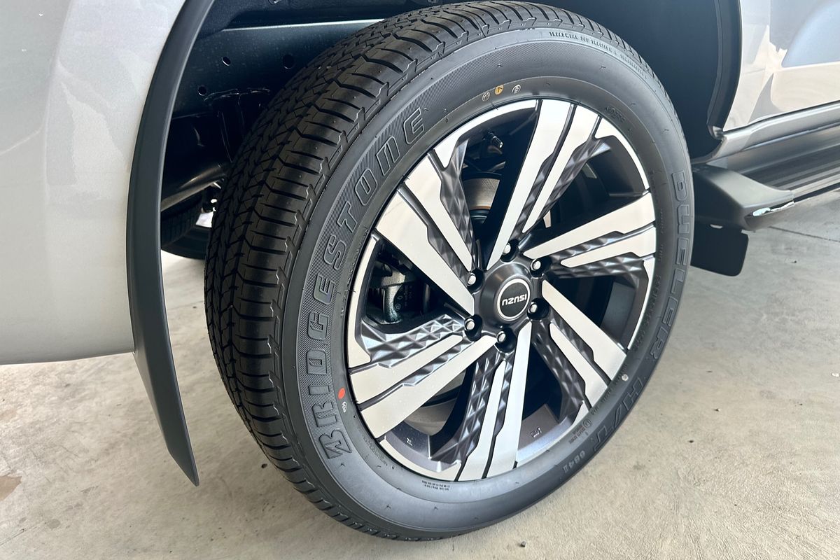 2025 Isuzu MU-X LS-T