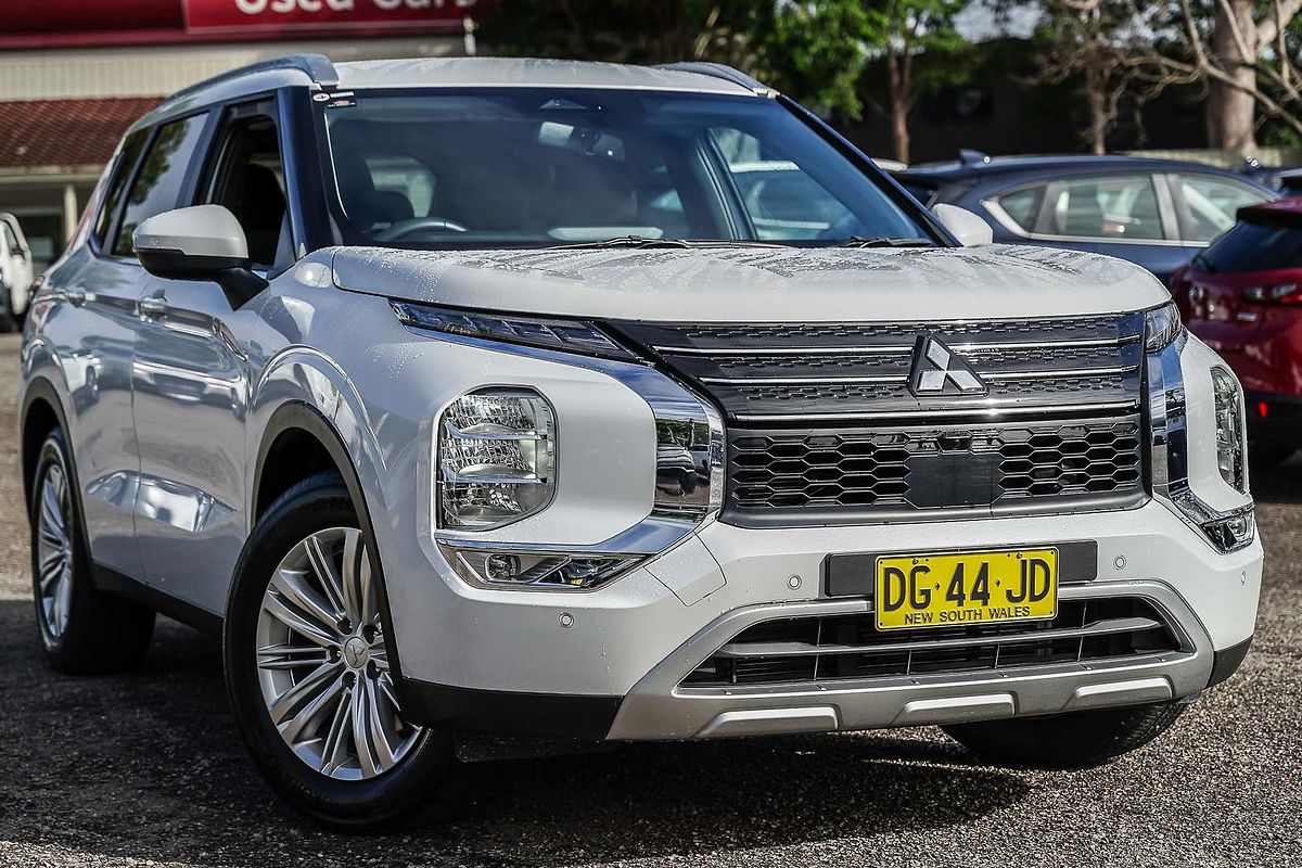 2022 Mitsubishi Outlander LS ZM
