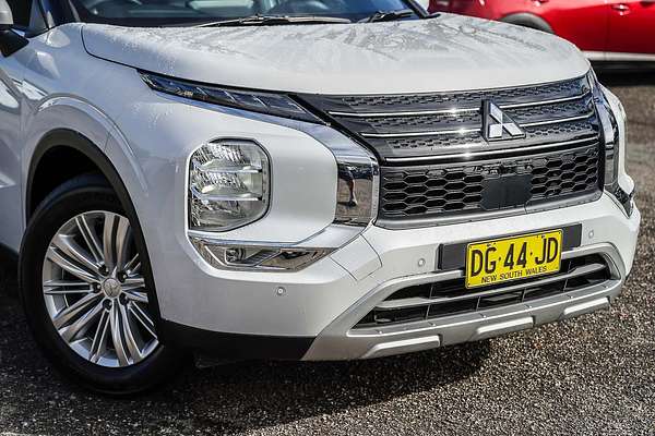 2022 Mitsubishi Outlander LS ZM