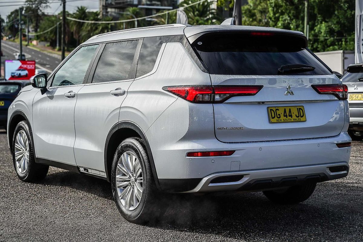 2022 Mitsubishi Outlander LS ZM