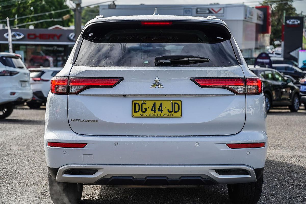 2022 Mitsubishi Outlander LS ZM