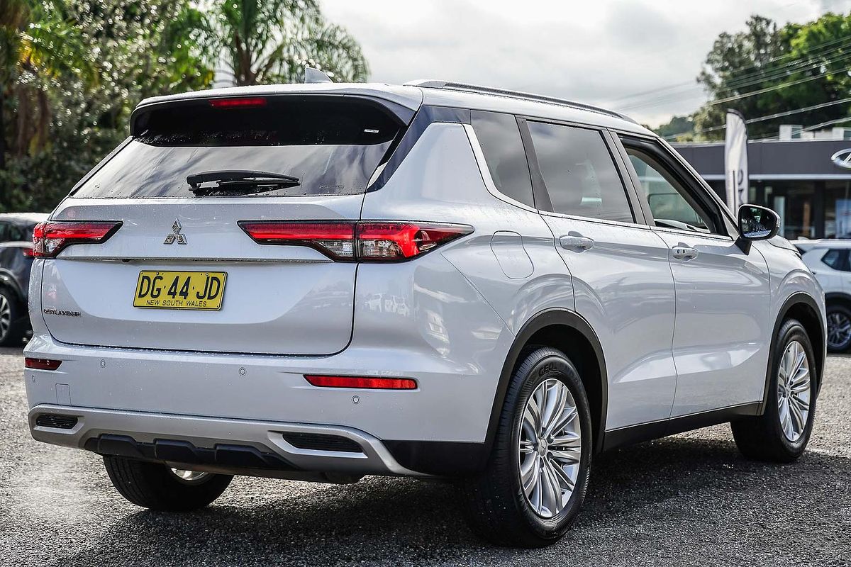 2022 Mitsubishi Outlander LS ZM