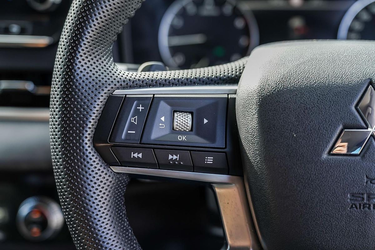 2022 Mitsubishi Outlander LS ZM