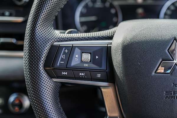 2022 Mitsubishi Outlander LS ZM